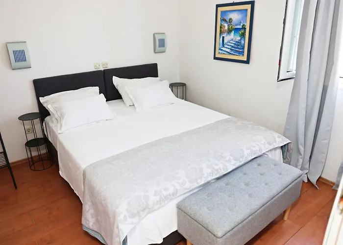 Beachfront Apartment - Janice Beach Pakostane - Adults Only