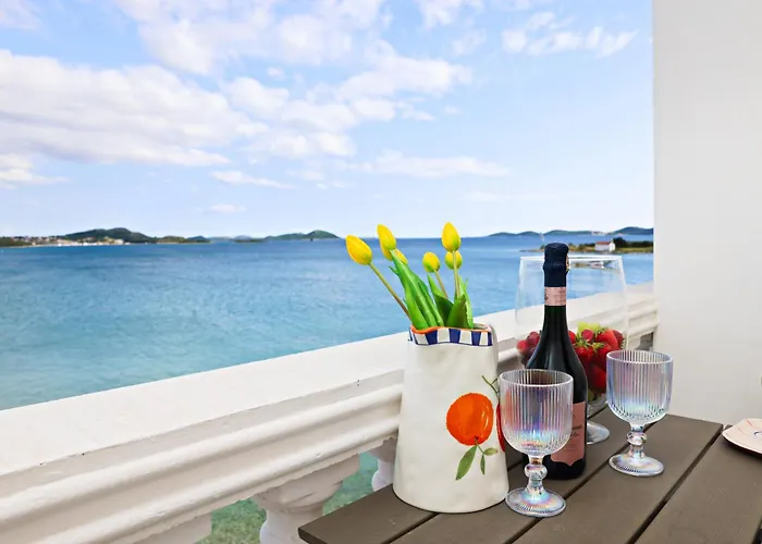 Beachfront Apartment - Janice Beach Pakostane - Adults Only