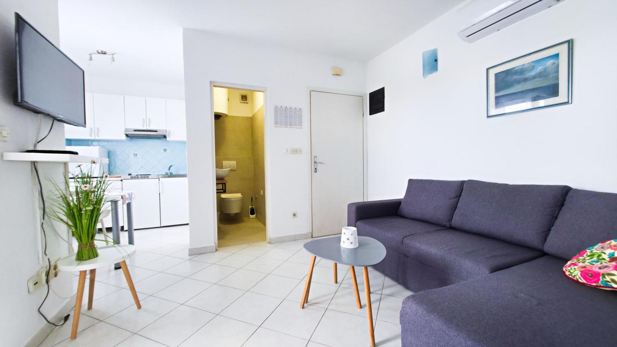 Beachfront - Janice Apartament *