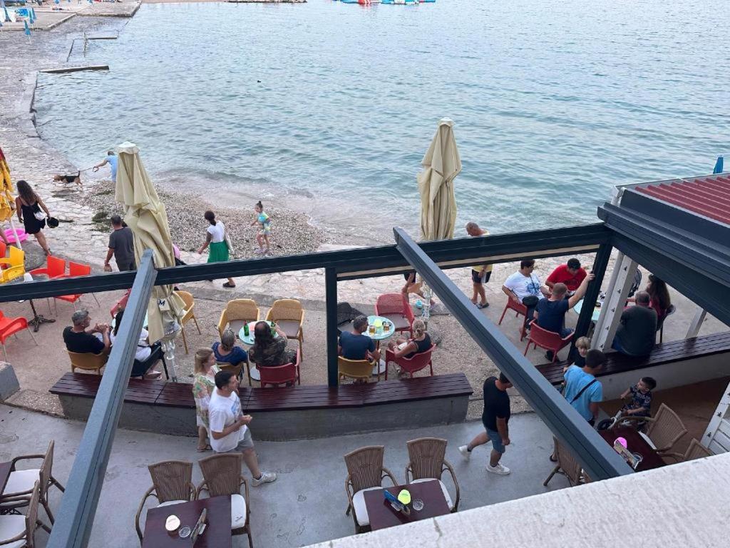 Beachfront - Janice Apartament